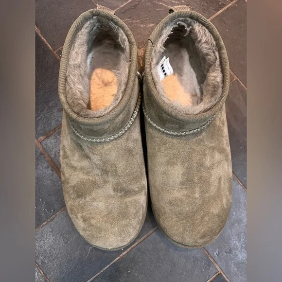 Ugg women’s classic ultra mini boot in green size 10 - Picture 2 of 9